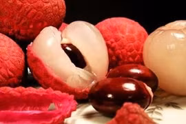 Ăn vải đúng cách để tránh bị "nóng trong người"