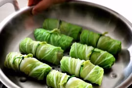 Hôm nay ăn gì: Cải thảo cuộn thịt hấp giàu dinh dưỡng, tốt cho tiêu hóa