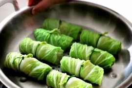 Hôm nay ăn gì: Cải thảo cuộn thịt hấp giàu dinh dưỡng, tốt cho tiêu hóa