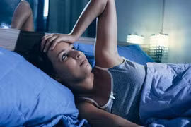 Mách bạn 8 cách tự nhiên giúp cải thiện giấc ngủ trong thời mãn kinh