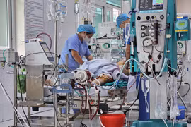 Hút thuốc lá nhiều năm, người đàn ông 42 tuổi bị nhồi máu cơ tim cấp