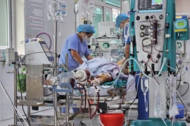 Hút thuốc lá nhiều năm, người đàn ông 42 tuổi bị nhồi máu cơ tim cấp