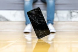 Sắp có màn hình điện thoại có thể "tự lành"?