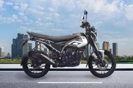 Xe máy chạy bằng khí CNG đầu tiên trên thế giới, giá 171 triệu đồng