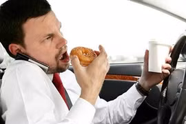 "Điểm" 6 kiểu ăn sáng của dân văn phòng "bào mòn" sức khỏe