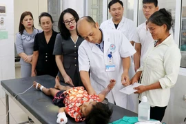 Bé 4 tuổi bỏng nặng do ngã vào chậu nước sôi, cách sơ cứu bỏng nhiệt