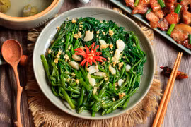 Rau muống xào tỏi lọt top món xào ngon nhất thế giới 