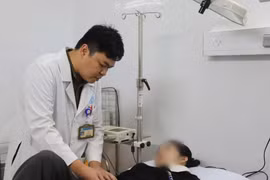 Tưởng đau bụng nhẹ, cô gái 21 tuổi suýt mất mạng vì xuất huyết ruột non