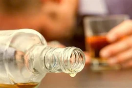 Nạp nửa lít rượu mỗi ngày trong 20 năm, "thần cồn" bị xơ gan