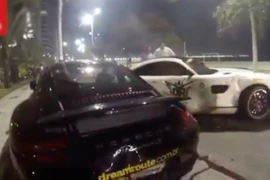 Mercedes-AMG GT "hôn mông" Porsche 911 và Ferrari 458