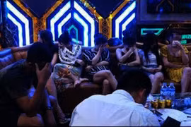 Video: 33 người Việt bị bắt khi bay lắc trong quán karaoke ở Hàn Quốc