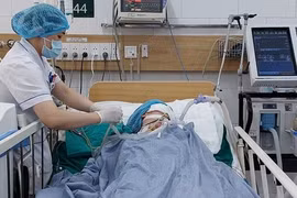 Video: Cô gái hôn mê sâu, tổn thương não sau khi hút thuốc lá điện tử