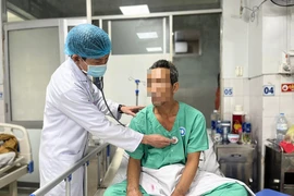 Bị ngưng tim, trên đường đưa về lo hậu sự bất ngờ sống lại