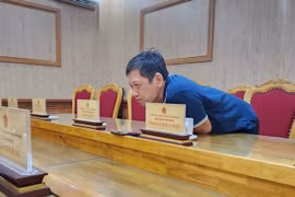 Khởi tố, bắt tạm giam một kiểm sát viên về tội nhận hối lộ