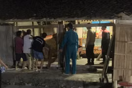 Mâu thuẫn trên bàn nhậu, người đàn ông đến nhà truy sát bạn