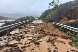 Hà Tĩnh: Hơn 4.000 học sinh nghỉ học do mưa lớn