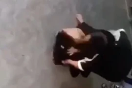 Vụ nữ sinh lớp 7 bị bạn đánh đập, lột áo: Hé lộ nguyên nhân