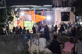 Đi tắm biển, 2 học sinh đuối nước thương tâm