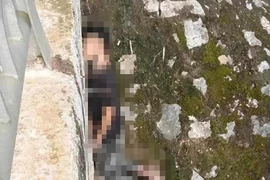 Nghệ An: Nam thanh niên tử vong trong thế treo cổ ở thành cầu