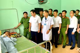 Đối tượng nhiễm HIV dùng kiếm tấn công cán bộ công an