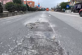 Tạm dừng thu phí tuyến tránh TP Hà Tĩnh nếu chậm sửa chữa