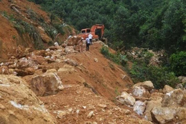 Nghệ An: Lấn chiếm đất rừng khai thác khoáng sản trái phép