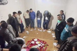 Hà Tĩnh: Triệt phá sới bạc xóc đĩa, bắt giữ 12 đối tượng 