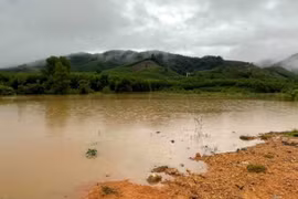 Rủ nhau đi thả lưới, một học sinh đuối nước thương tâm