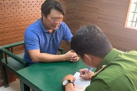 Quảng Bình: Khởi tố đối tượng dùng súng uy hiếp gia đình chủ nợ