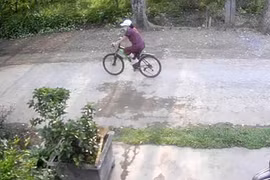 Nghệ An: Phát hiện thi thể nguyên Chủ tịch huyện trong bụi cây