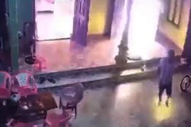 Vụ đâm vợ, đốt nhà hàng xóm ở Nghệ An: Người vợ đã tử vong