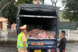 Nghệ An: Bắt giữ 600kg cổ, cánh gà không rõ nguồn gốc