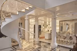 Quang Lê choáng ngợp trước sự sang trọng trong biệt thự của Lệ Quyên 