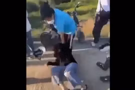 Nhóm nữ sinh cấp 2 đánh hội đồng khiến bạn nhập viện