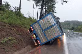 Đắk Lắk: Cảnh báo TNGT khi lưu thông trên đường Hồ Chí Minh mùa mưa