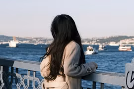 Hối hận vì 8 năm đau khổ trong xiềng xích hôn nhân