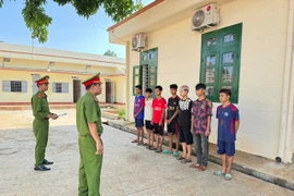 Bắt 7 đối tượng dụ 2 cô gái vào rẫy vắng giở trò đồi bại