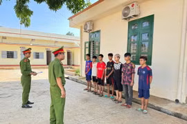 Bắt 7 đối tượng dụ 2 cô gái vào rẫy vắng giở trò đồi bại