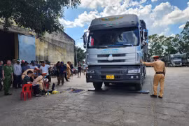 PGĐ Công an Đắk Lắk trực tiếp chỉ đạo xử lý xe quá tải