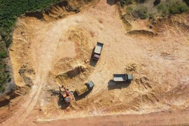 Vụ 'xẻ đồi, khoét núi trái phép ở xã Thành Công': Đình chỉ công tác 2 lãnh đạo xã 