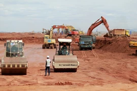 Nhộn nhịp trên công trường các dự án trọng điểm giao thông sau Tết