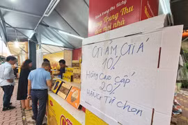 Giảm giá ngày cuối, bánh trung thu ở Hà Nội cũng chỉ “lác đác” người mua