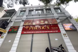 Hà Nội: Vì sao 2 cửa hàng vàng bạc Phú Quý ngừng giao dịch?