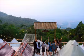 “Mục sở thị” loạt homestay xây dựng trái phép trên núi Cấm, An Giang