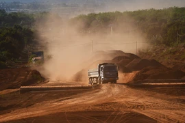 Tiến độ giải phóng mặt bằng ì ạch ở nhiều dự án cao tốc Bắc - Nam