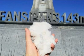 Nhiệt độ xuống dưới 0 độ, băng giá xuất hiện ở Lào Cai