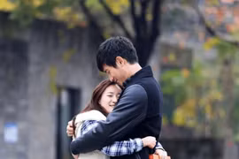 Đàn bà kiếm được nhiều tiền hay ít tiền không quan trọng, chỉ cần lòng an yên là đủ