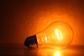 Ánh sáng trắng hay vàng phù hợp hơn với không gian ngôi nhà