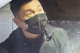 Hà Nội: Truy tìm đối tượng cướp giật tài sản tại cửa hàng vàng