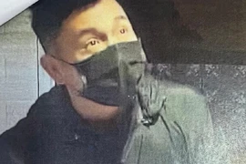 Hà Nội: Truy tìm đối tượng cướp giật tài sản tại cửa hàng vàng